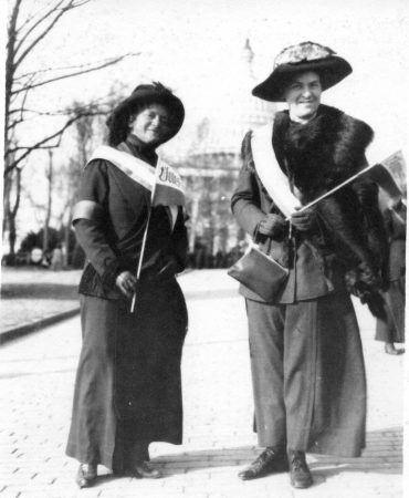 Elizabeth Dabney Langhorne Lewis Otey (left) (Class of 1900) and her mother pictured at a suffrage rally. Credit: Blackwell Press