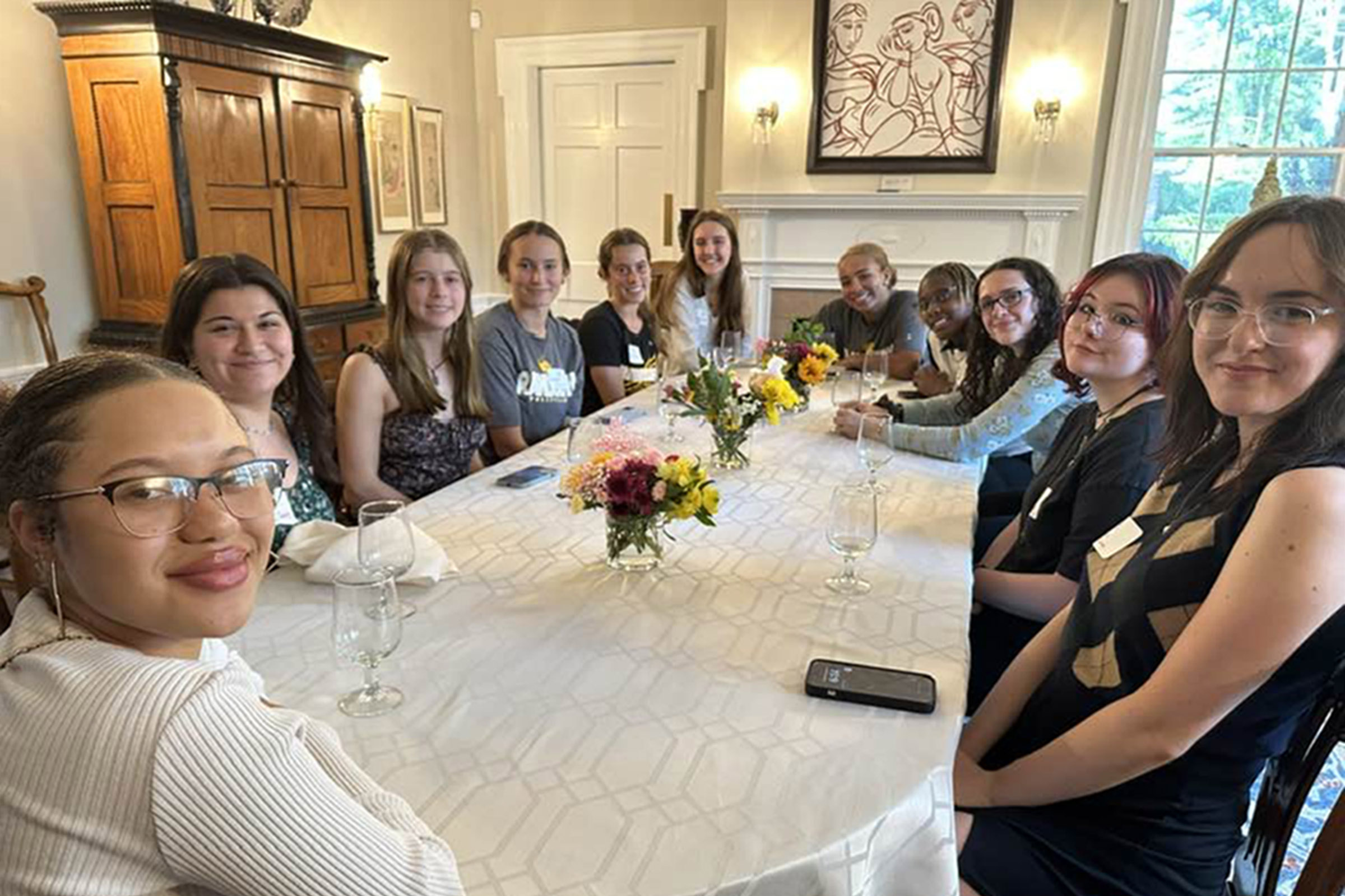 Honors Scholars have dinner at Randolph House.