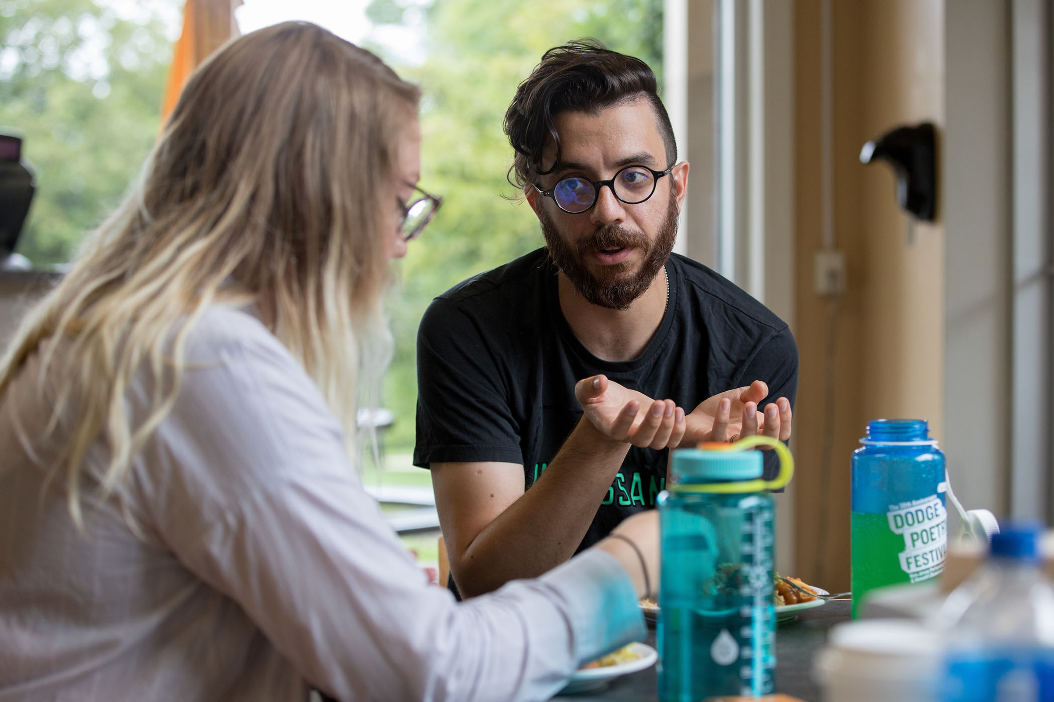 Kaveh Akbar mentors a Randolph College poetry student