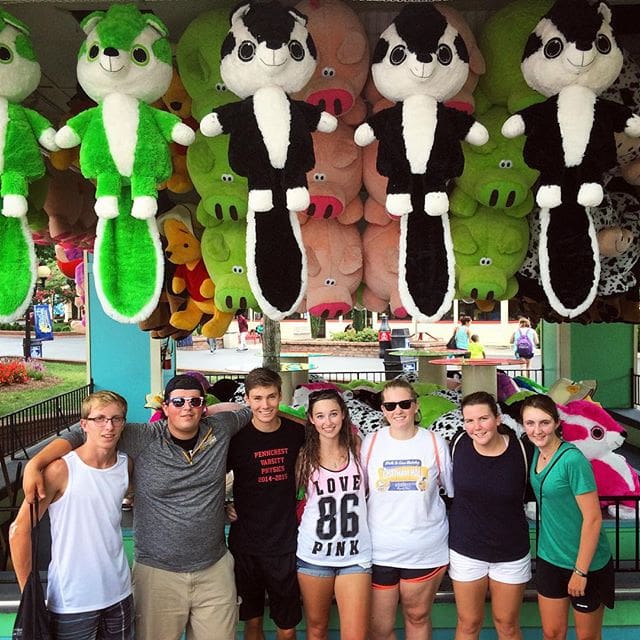 SUPER students are spending the day at Kings Dominion. No one won big on the midway but knowledge is its own reward. UPDATE: @thefishking1 scored a grand prize! #RandolphCollege