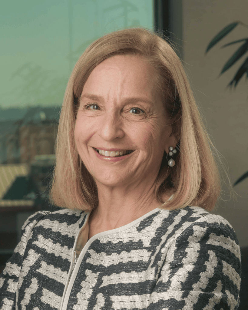 Lucy Hooper '73 Lucy Hooper '73