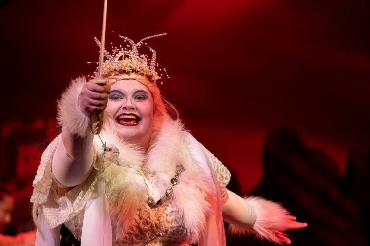 Marianne Virnelson '18 (the White Witch) waves a wand Marianne Virnelson '18 (the White Witch) waves a wand