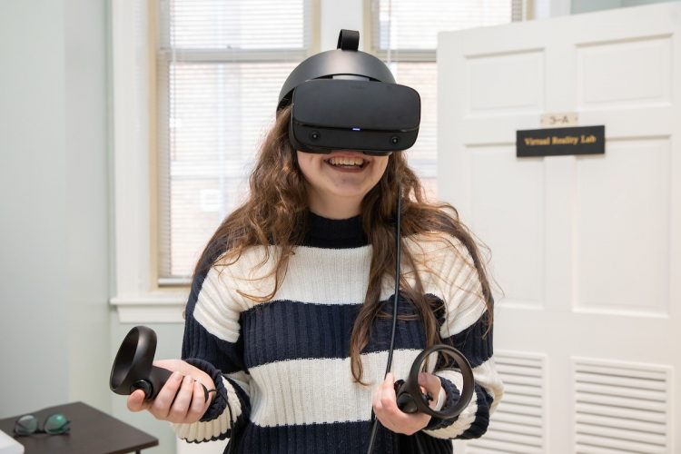 A student uses the virtual reality equipment in the new psychology laboratory A student uses the virtual reality equipment in the new psychology laboratory