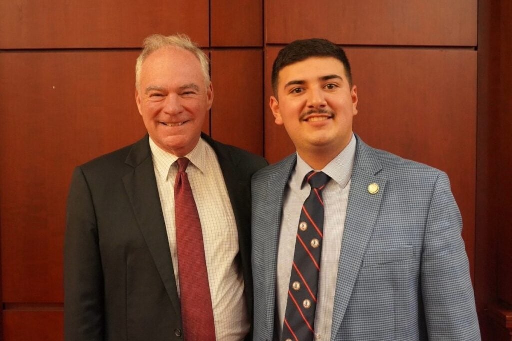 Student intern Cesar Ibarra-Lopez poses for a picture with Virginia Sen. Tim Kaine Student intern Cesar Ibarra-Lopez poses for a picture with Virginia Sen. Tim Kaine