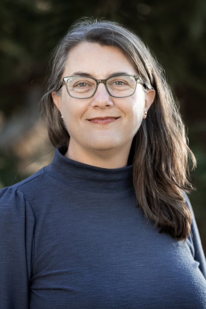 Suzanne Bessenger headshot photo